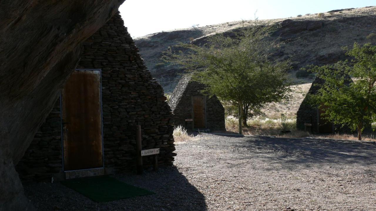 Rooiklip Camp Flintstone Apartment Bagian luar foto