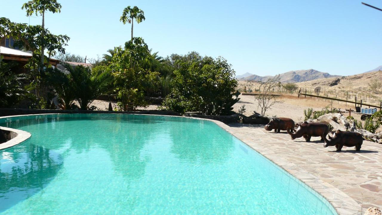 Rooiklip Camp Flintstone Apartment Bagian luar foto