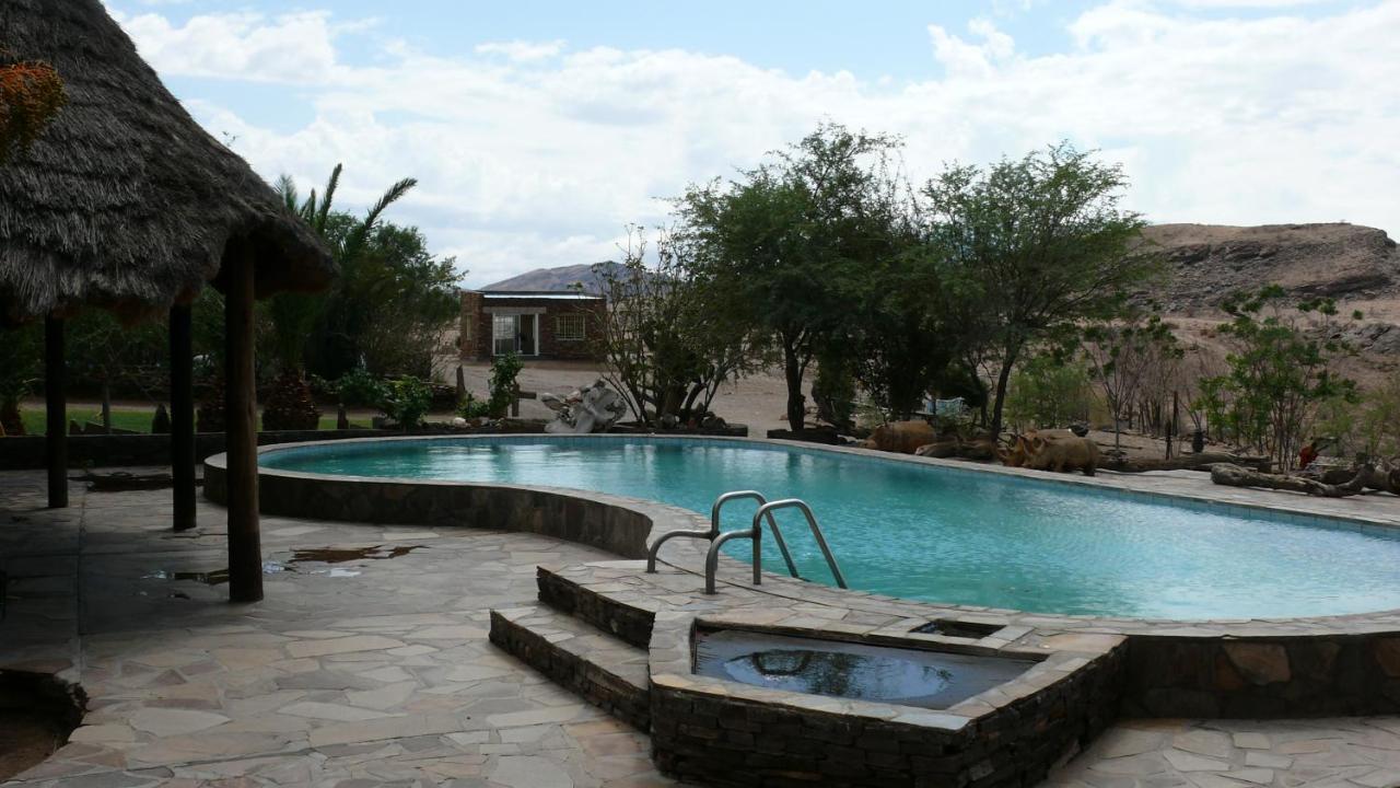 Rooiklip Camp Flintstone Apartment Bagian luar foto