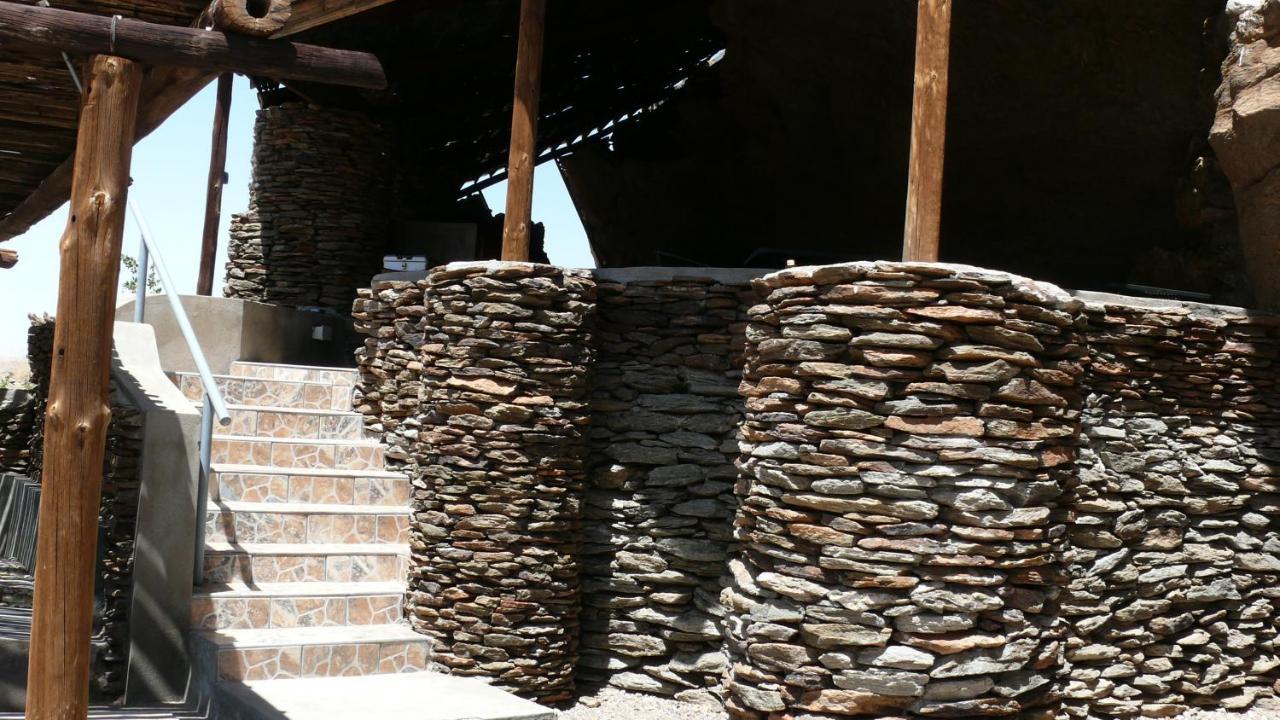 Rooiklip Camp Flintstone Apartment Bagian luar foto