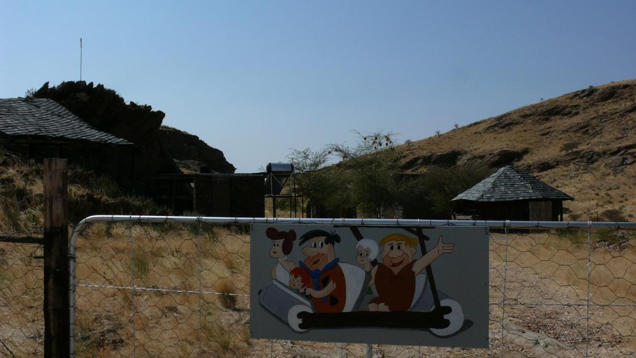 Rooiklip Camp Flintstone Apartment Bagian luar foto