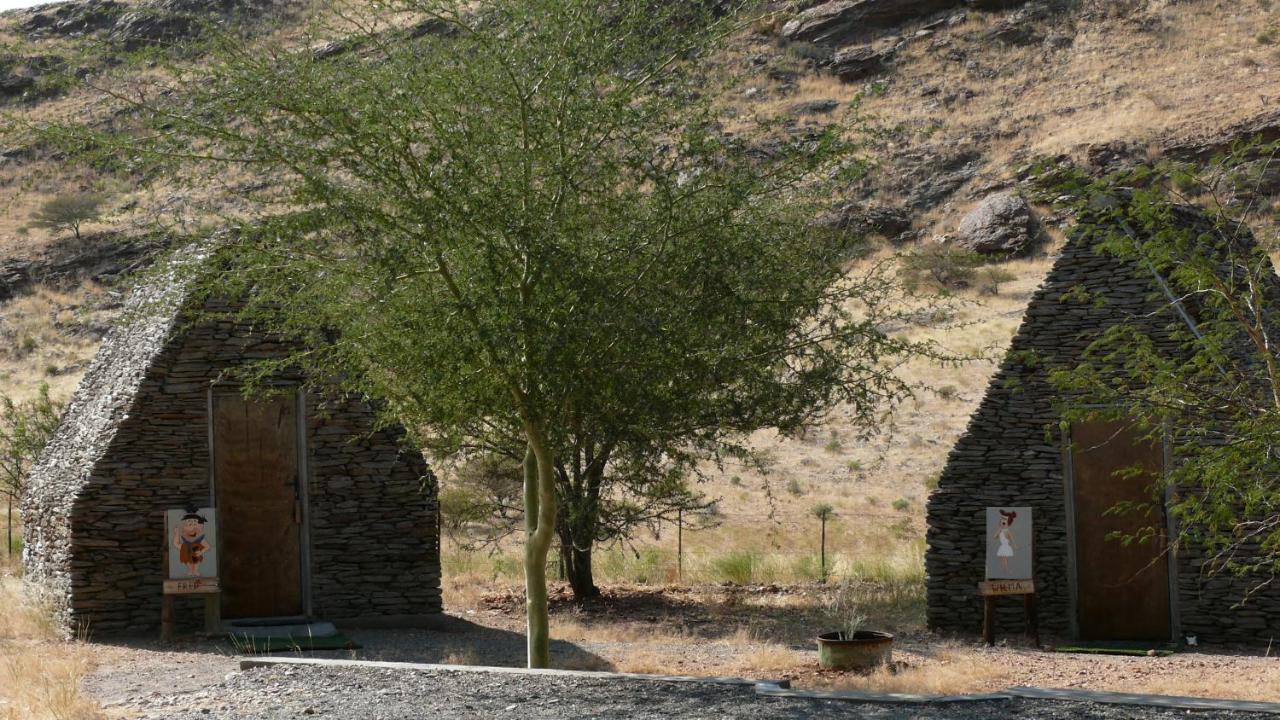 Rooiklip Camp Flintstone Apartment Bagian luar foto