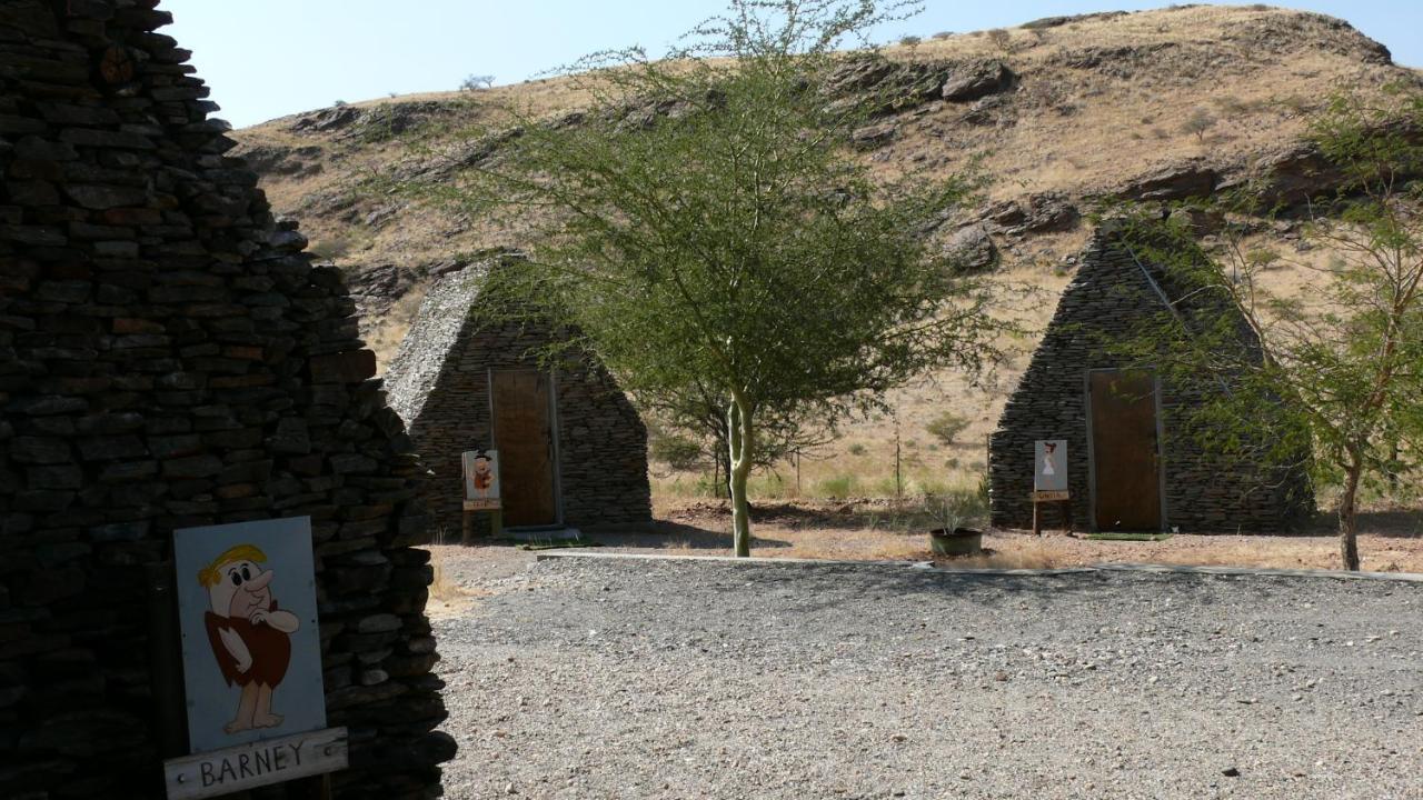 Rooiklip Camp Flintstone Apartment Bagian luar foto