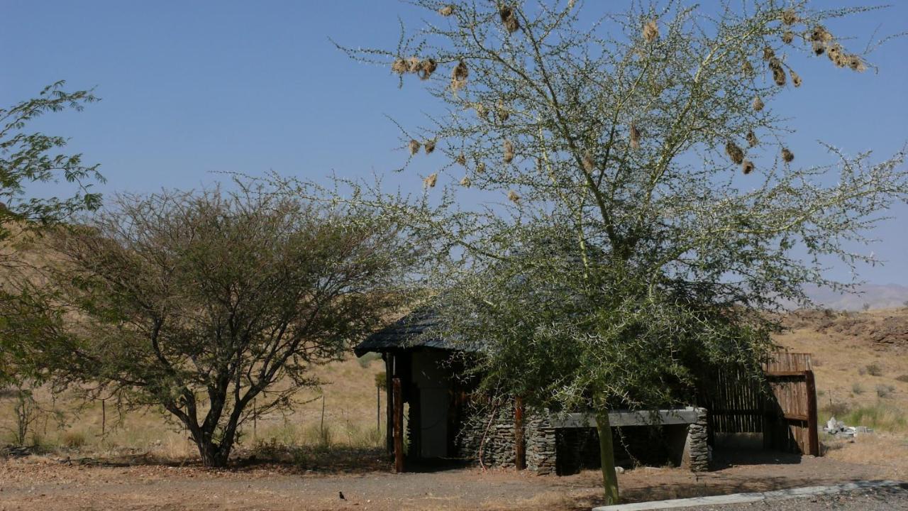 Rooiklip Camp Flintstone Apartment Bagian luar foto