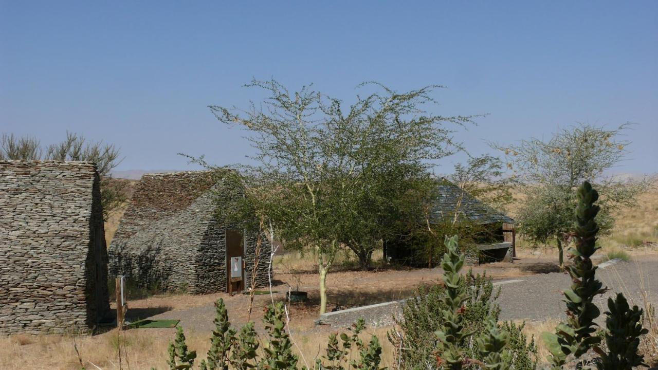 Rooiklip Camp Flintstone Apartment Bagian luar foto